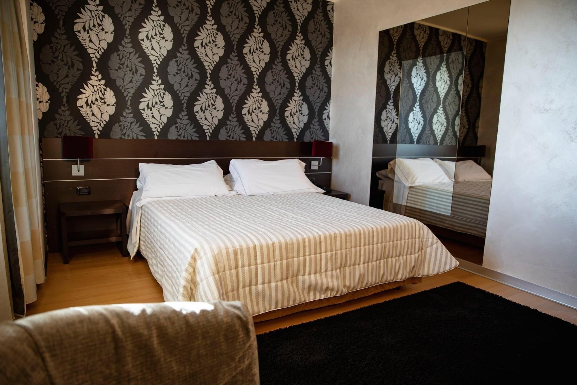 Castahotel Castagnito Ngoại thất bức ảnh