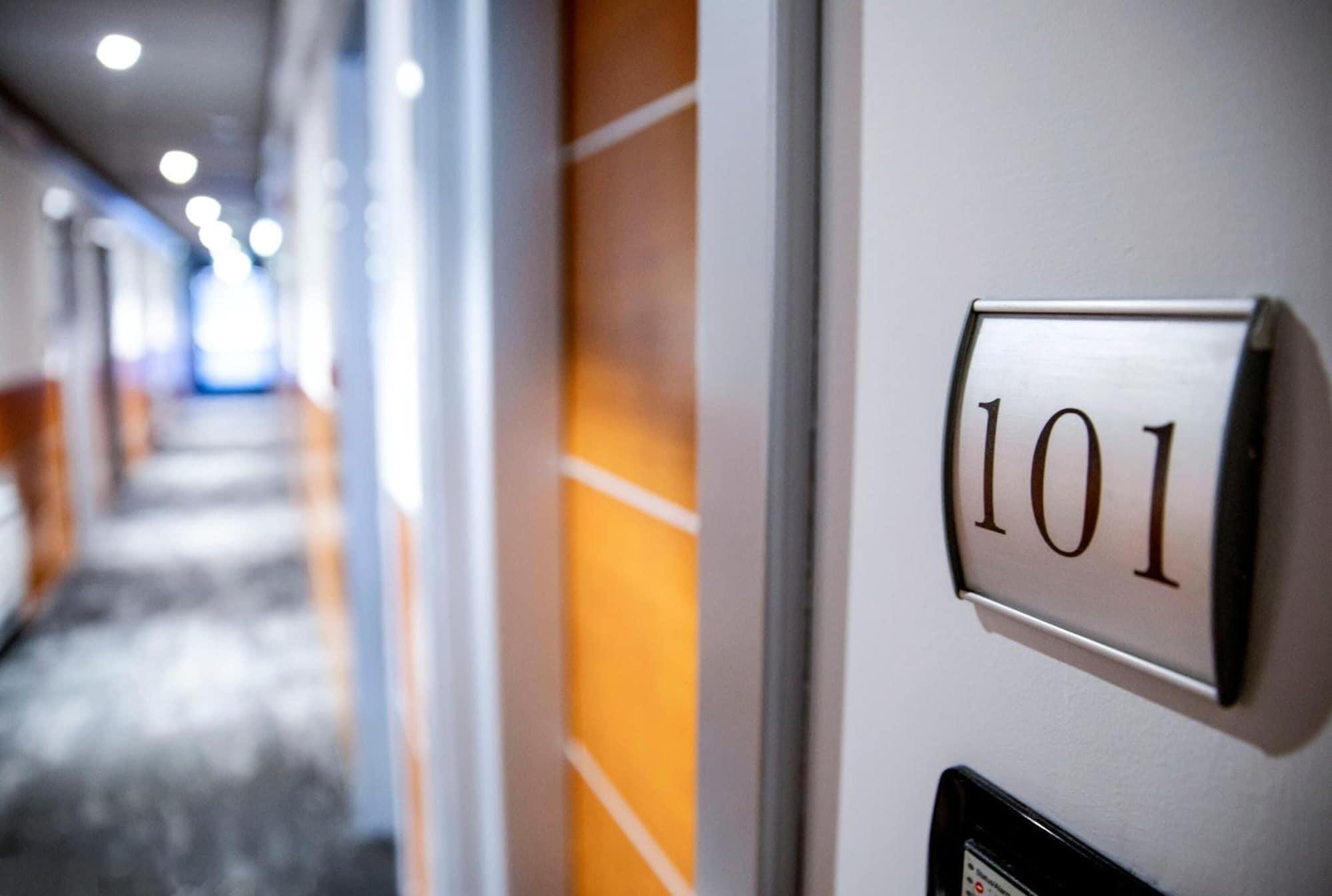 Castahotel Castagnito Ngoại thất bức ảnh