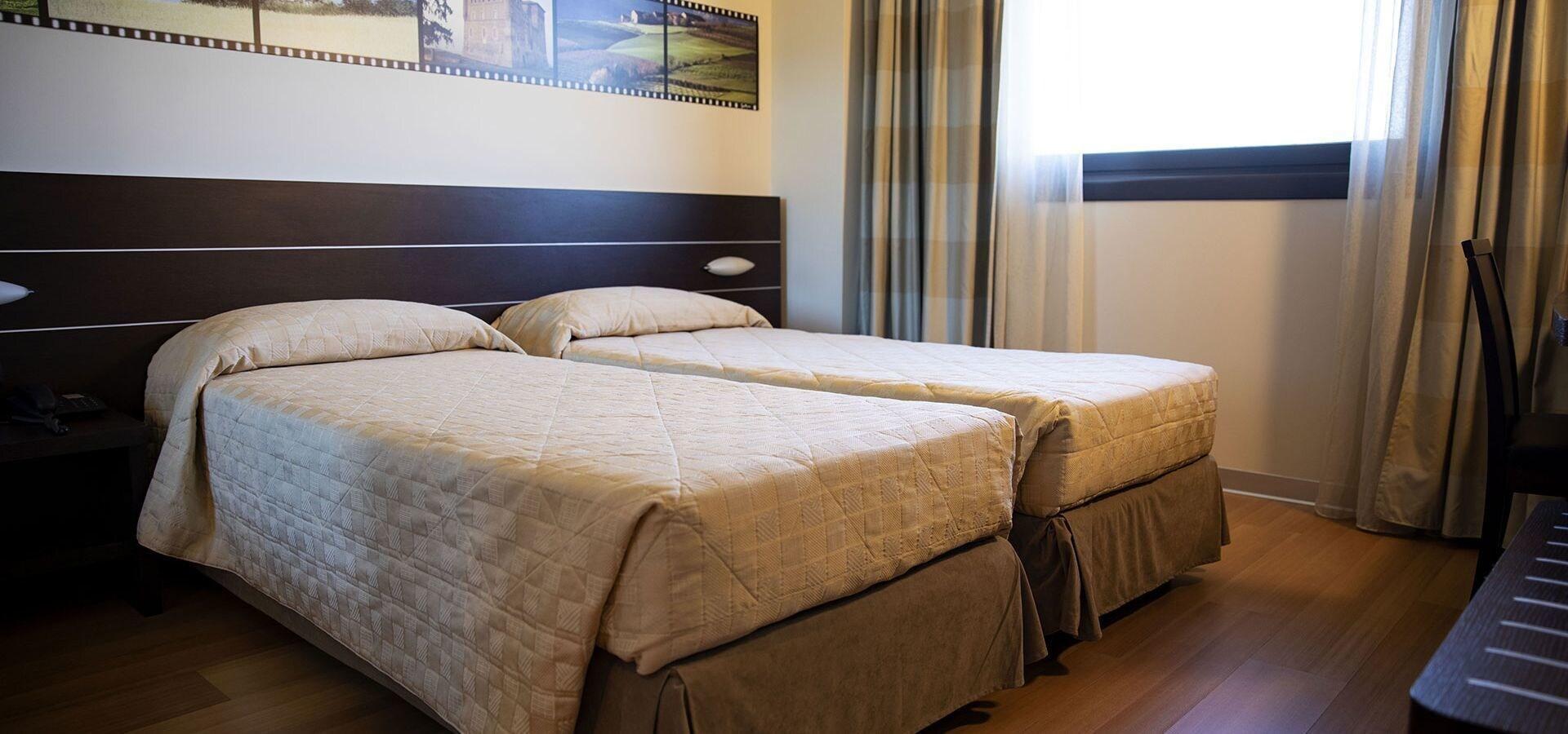 Castahotel Castagnito Ngoại thất bức ảnh