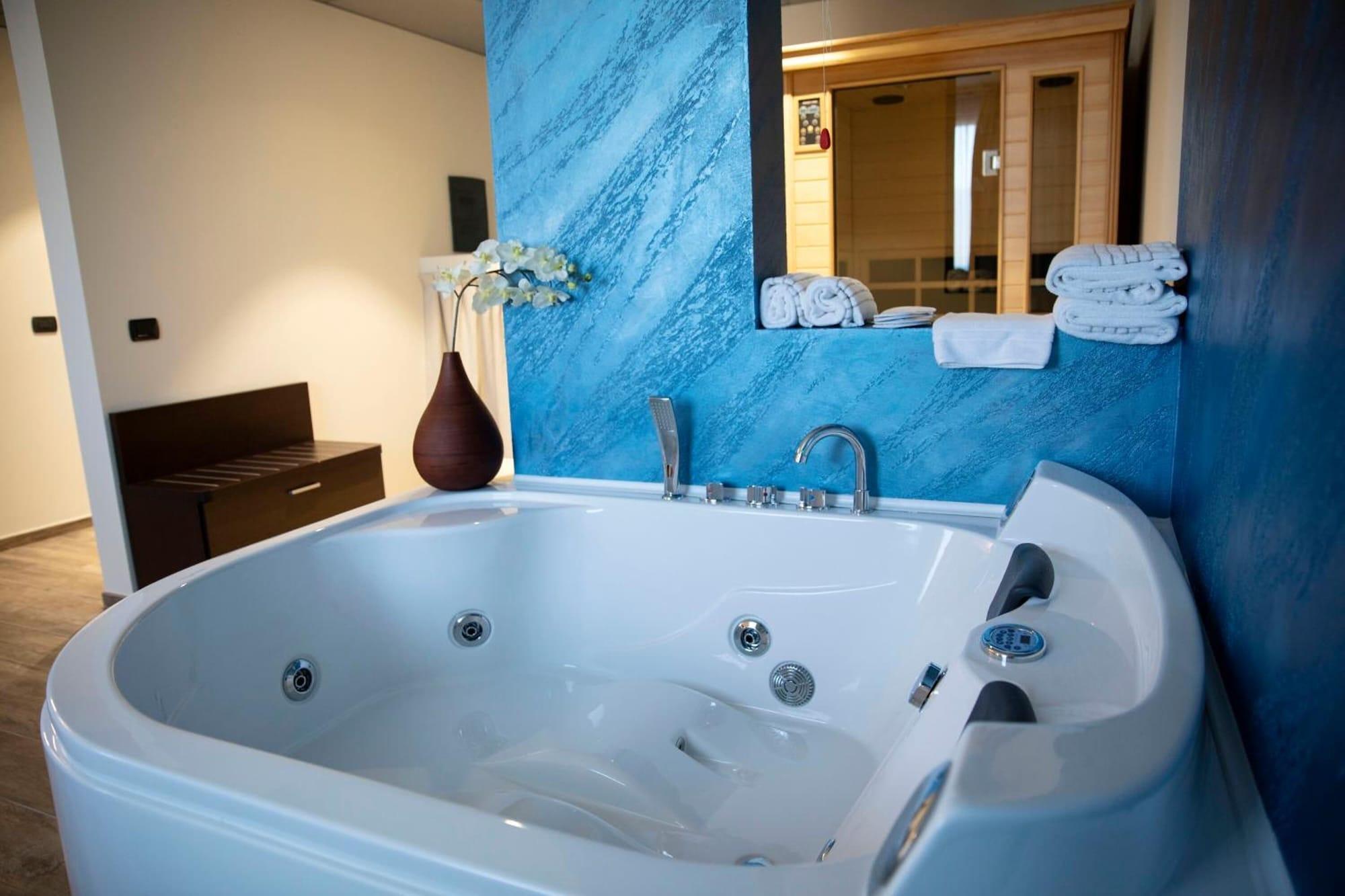 Castahotel Castagnito Ngoại thất bức ảnh