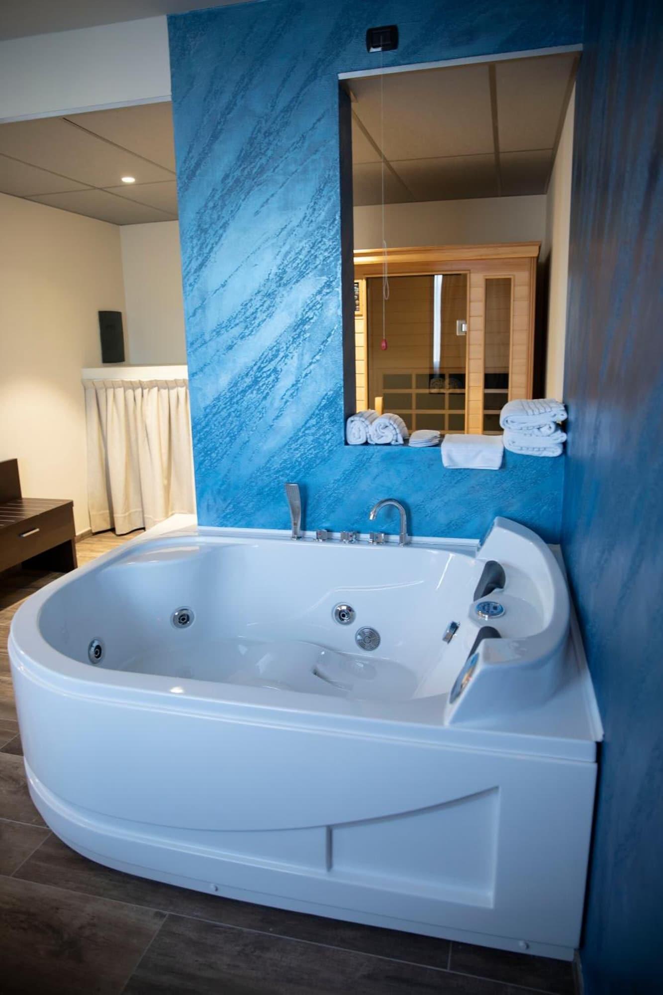 Castahotel Castagnito Ngoại thất bức ảnh