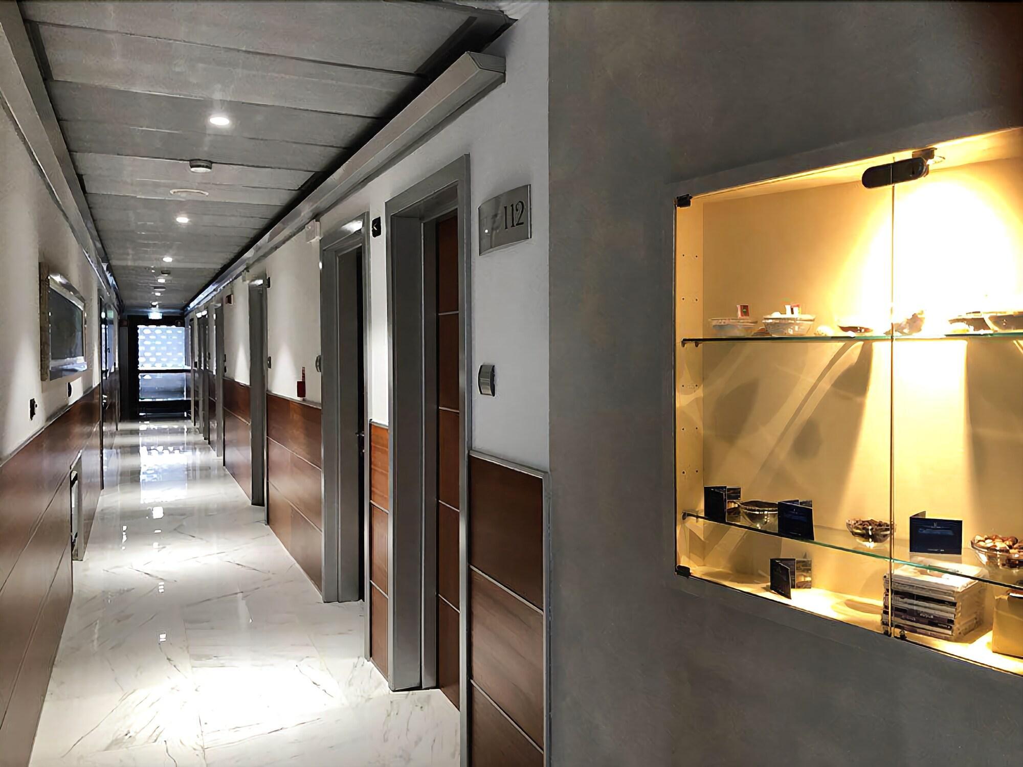 Castahotel Castagnito Ngoại thất bức ảnh