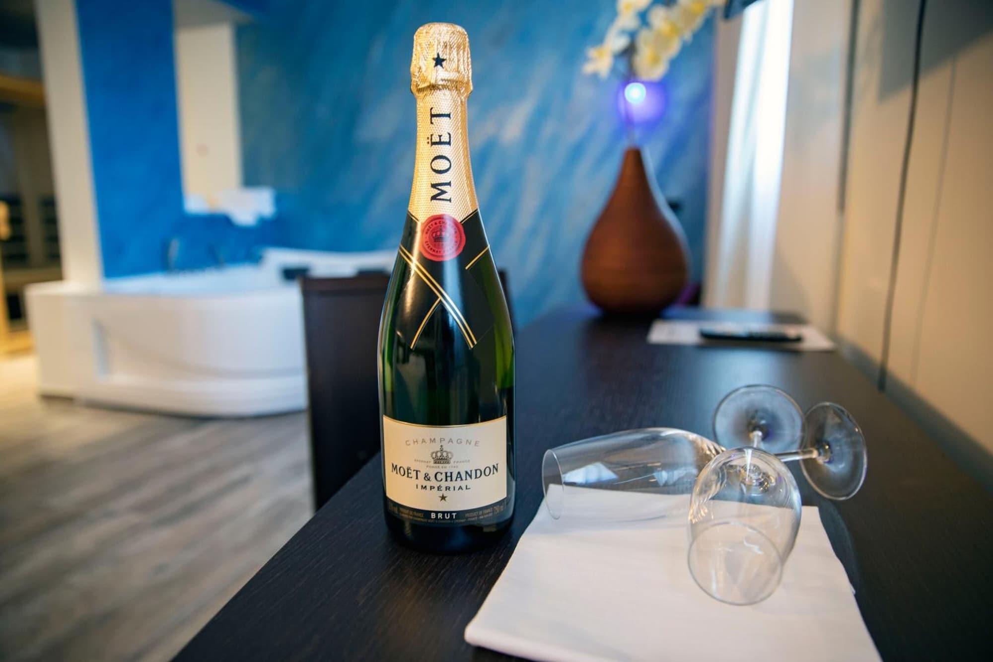 Castahotel Castagnito Ngoại thất bức ảnh